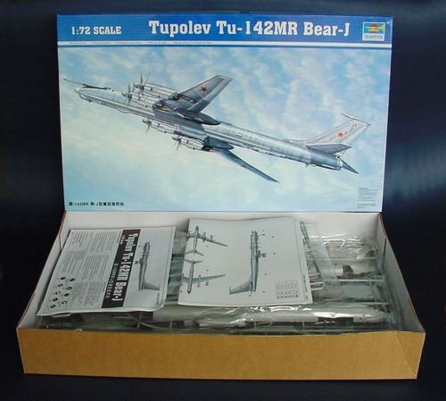 【中古】【未使用・未開封品】トランペッター 1/72 ツポレフ Tu-142MR ベアーJ プラモデル