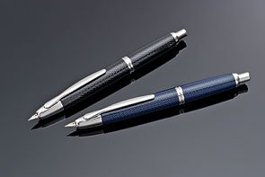【中古】【未使用・未開封品】Namiki Vanishing Point カーボン万年筆 - カーボンファイバーブルー ミディアムニブ 60249