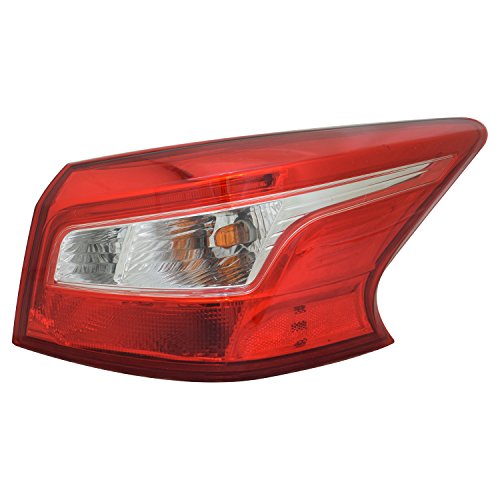 【中古】【未使用・未開封品】TYC 11-6905-00-1 NISSAN セントラ 交換用 右テールランプ