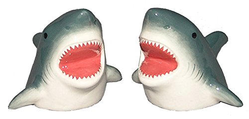 【中古】【未使用・未開封品】Shark Bite Funny Salt and Pepper Shakersセラミック