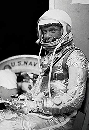 【中古】【未使用・未開封品】John ParrotStocktrek Imagesによる宇宙飛行士ジョン・グレンのデジタル復元写真(11 x 17)｜AJIMURA-SHOP