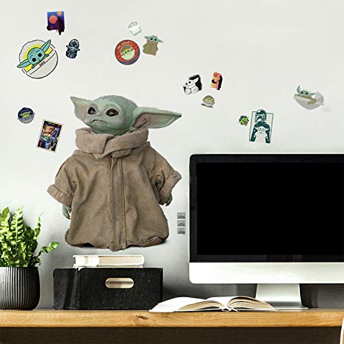 【中古】【未使用・未開封品】RoomMates The Mandalorian The Child Peel and Stick Wall Decals|AJIMURA-SHOP