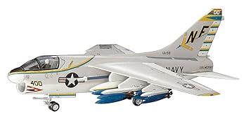【中古】ハセガワ 1/72 アメリカ海軍 艦上攻撃機 A-7A コルセア II プラモデル B8