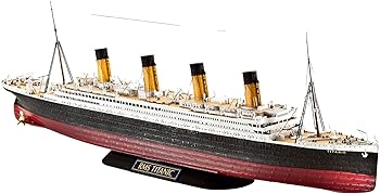 【中古】ドイツレベル 1/700 R.M.S.タイタニック 05210 プラモデル