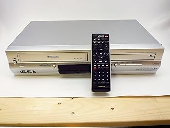 【中古】【未使用】TOSHIBA VHSビデオデッキ一体型DVDプレーヤー SD-V700
