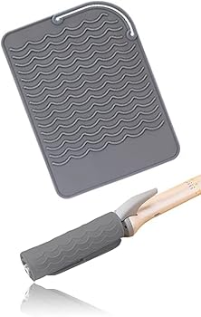 【中古】【未使用】yuchurey アイロンマット 耐熱シリコンマット ヘアーアイロン 置き 収納 滑り止め カーリングアイロン フラットアイロン 耐熱袋 収納袋 ヘアアイ