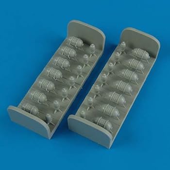【中古】【未使用】クイックブースト 72319 1/72 B-24 リベレーター 機内酸素ボンベ