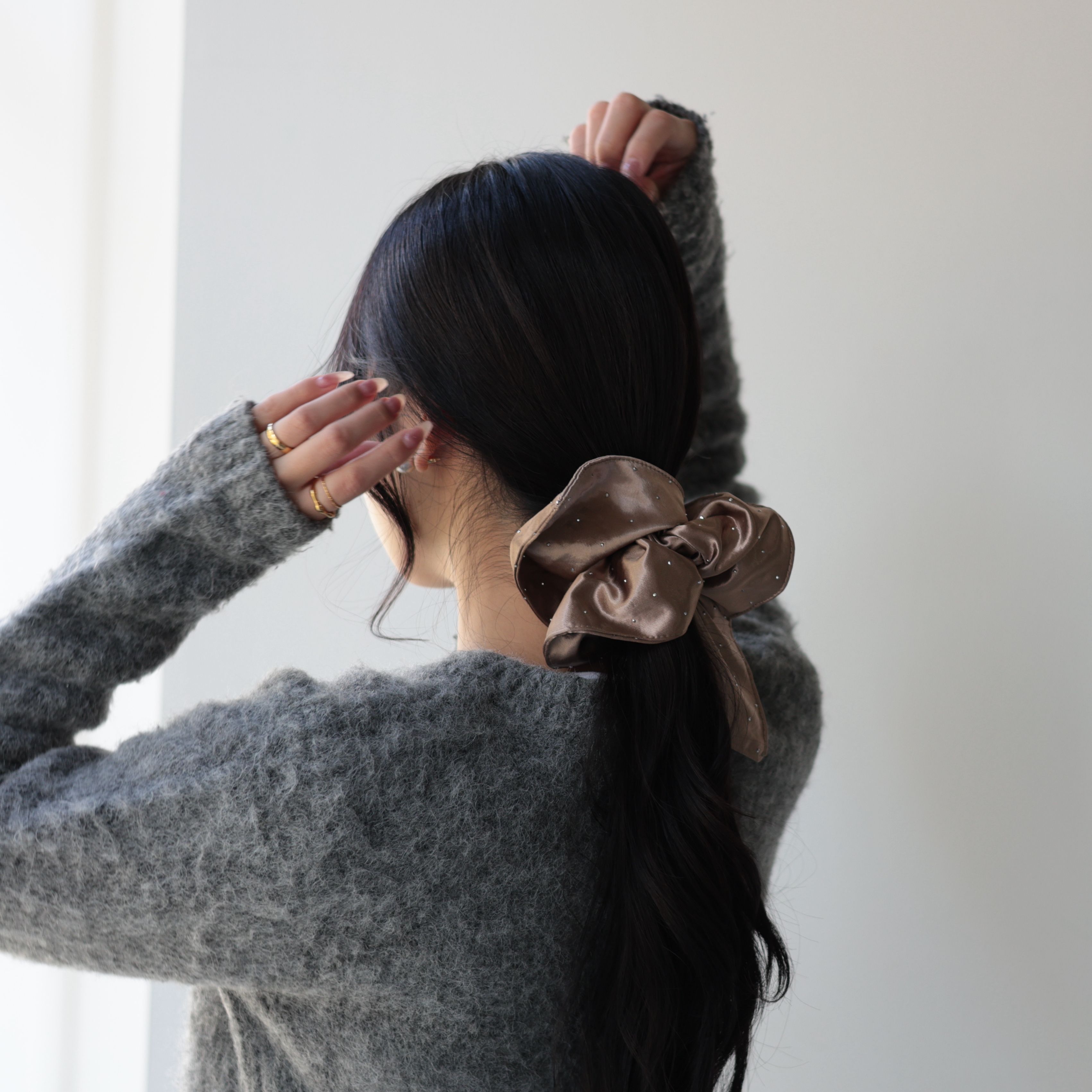H062 ヘアアクセサリー シュシュ ジルコニア キラキラ スクエア BIGシュシュ ヘアゴム ゴム 髪留め まとめ髪 レディース ブラック ...