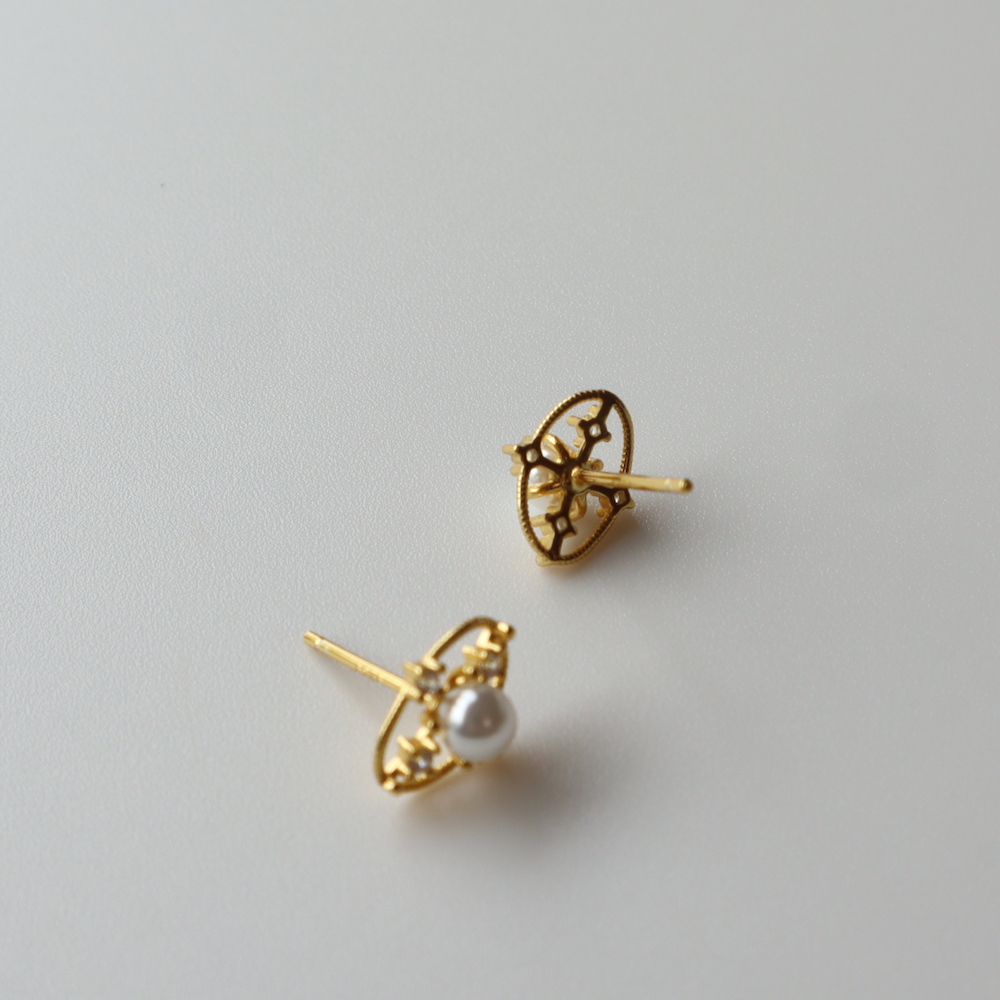 ボッテガヴェネタ⭐︎トライアングルピアス【片耳】 BOTTEGA VENETA ボッテガヴェネタ トライアングル ピアス イタリア正規