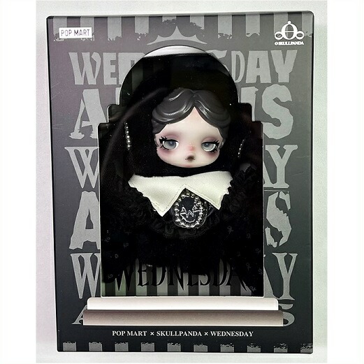 ポップマート　スカルパンダ　× ウェンズデー コラボ　ぬいぐるみ SKULLPANDA x Wednesday ぬいぐるみ (ネヴァーモア学園制服バージョン