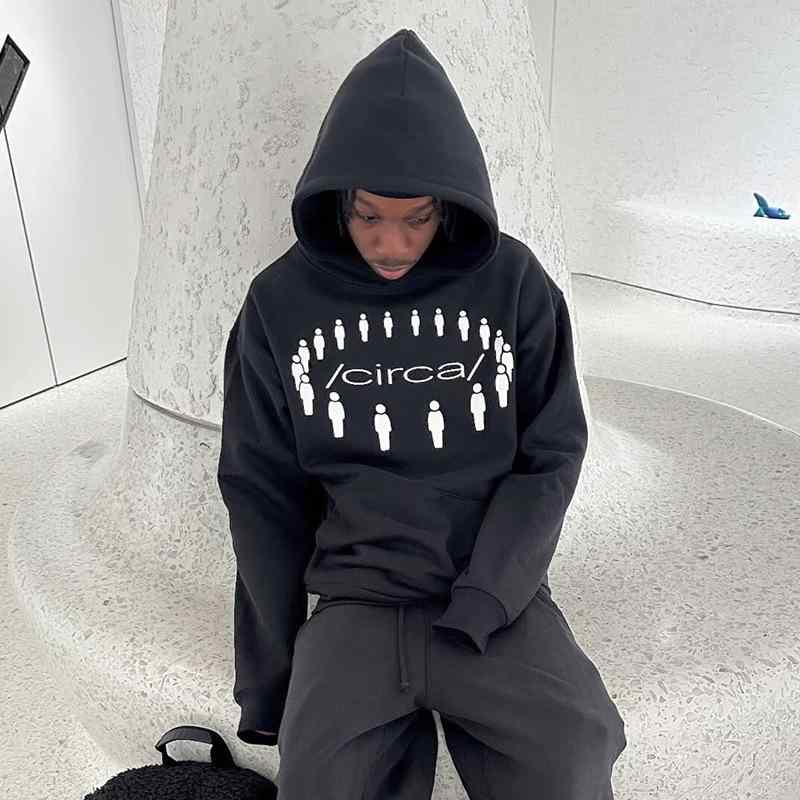 パーカー レディース 秋冬 フード付き プルオーバー ロゴプリント 人物柄 ビッグシルエット ストリートカジュアル 欧米風 着回し ポリエステル ブラック トップス スウェット 普段使い デイリー