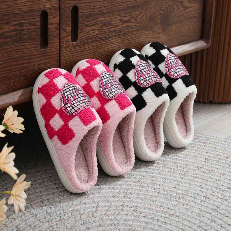 スリッパ レディース ルームシューズ 市松模様 ハート柄 コットン ボア 刺繍 室内履き 秋冬用 暖かい 保温 厚底 滑り止め カップル ペア つま先カバー あったか 普段使い カジュアル