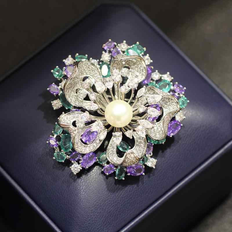ブローチ レディース 女性用 パーティー ダブルレイヤー ローズ フラワーモチーフ 高級感 ライトラグジュアリー 華やか エレガント マイクロパヴェ ジルコニア 淡水パール コサージュ ピン