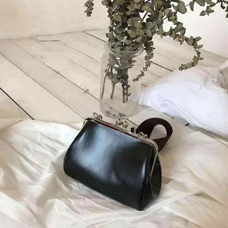 バッグ レディース 女性用 PUレザー がま口 レトロ シンプル ワンショルダー 斜め掛けバッグ 肩掛け 普段使い デイリーユース 通勤 横型 スクエア 黒 4,594円