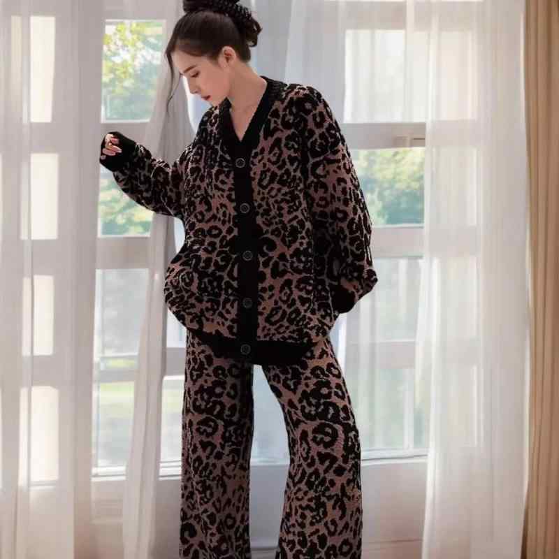 ルームウェア レディース 秋冬 ヒョウ柄 モコモコ フランネル あったか Vネック 長袖 カーディガン セットアップ パジャマ ワンマイルウェア ブラック ブラウン系 高級感