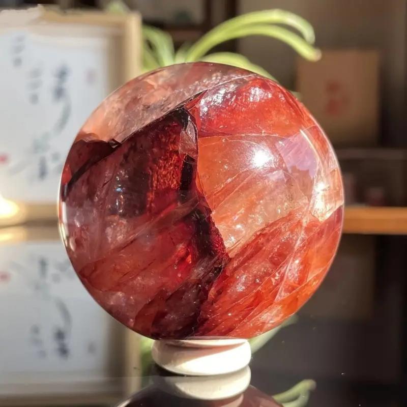 水晶玉 天然水晶 レッドクォーツ 丸玉 原石 研磨 七星陣 クリスタル パワーストーン インテリア デスク オフィス リビング 置物 風水 開運 縁起物 オブジェ 癒し ヒーリング ギフト プレゼント 誕生日 記念日 モダン シンプル 浄化