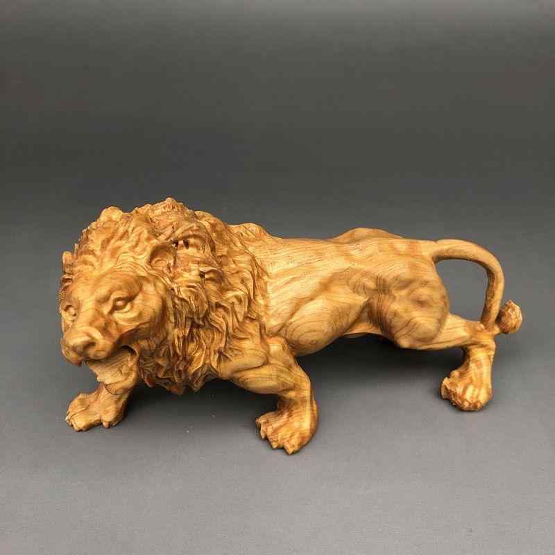 置物 柘植 小葉黄楊 木彫り 精巧 雄ライオン 獅子 アフリカ 百獣の王 伝統工芸 リビング 玄関 インテリア