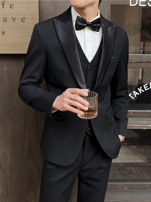 スーツ メンズ 男性用 新郎 介添人 タキシード スリーピース 細身 スリムフィット ビジネス 礼服 フォーマル 司会 ブラック 黒 ポリエステル ピークドラペル サイドベンツ 秋冬｜あじゅり