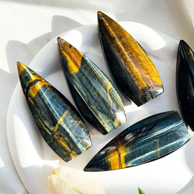 置き物 天然石 パワーストーン 黄色 ブルー タイガーアイ 虎目石 水晶原石 クリスタル 研磨 ドロップ 雫型 オブジェ インテリア 幸運 金運 ラッキーアイテム お守り デスク装飾