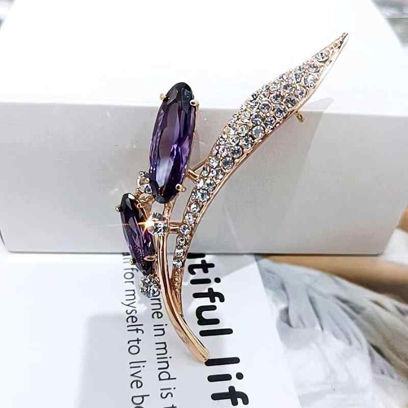 ブローチ レディース 秋冬 パープルクリスタル リーフ 葉っぱ 個性的 おしゃれ 華やか エレガント 上品 大人可愛い マルチユース コサージュ スカーフクリップ コートアクセサリー 合金製 紫 シャンパンカラー ギフト 2way