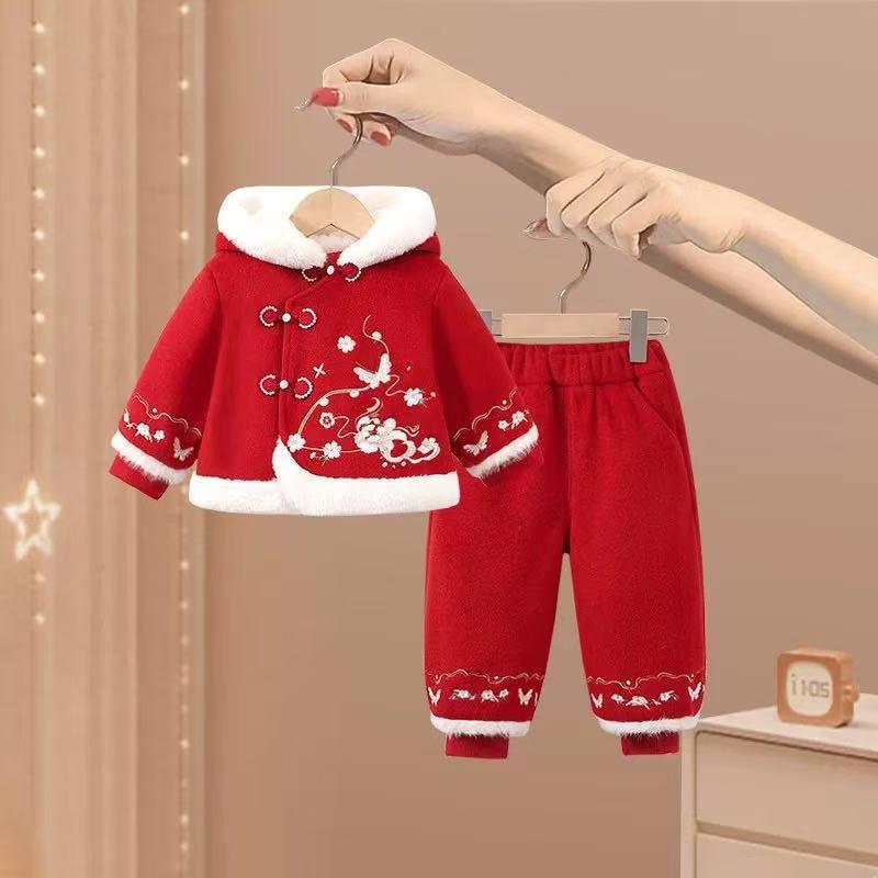 子供服 女の子 ベビー キッズ 秋冬 旧正月 チャイナ服 セットアップ 上下セット 2点セット フード付き 蝶々 花柄 厚手 長袖 長ズボン ポリエステル 赤 レッド 中国風 民族風 1歳 誕生日 記念日 お祝い 礼服