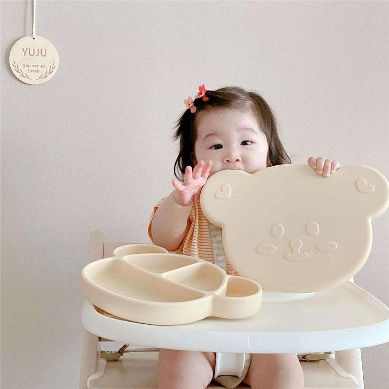 ベビー食器 韓国風 インスタ風 シリコン製 離乳食プレート ボウル クマ柄 キャラクター 仕切り 吸盤付き 落下防止 赤ちゃん 子供用 6ヶ月から パステルピンク クリーム ココア アイボリー シンプルデザイン