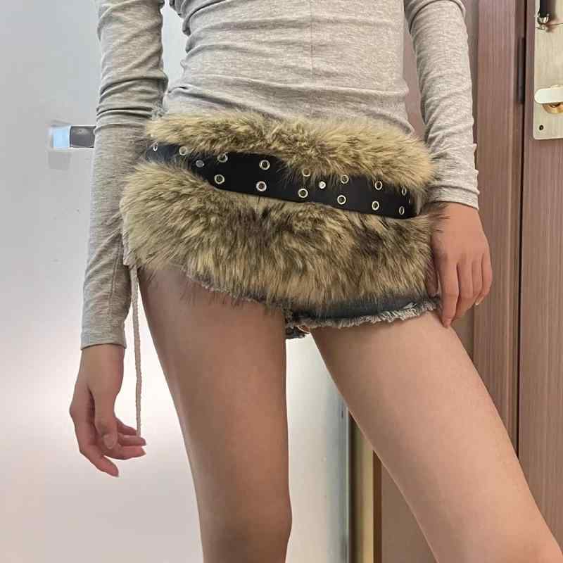 ベルト レディース 女性用 ラビットファー ふわふわ ファー 太ベルト ウエストマーク セクシー クール PUレザー フェイクレザー ストリート カジュアル スタイルアップ 個性的 トレンド