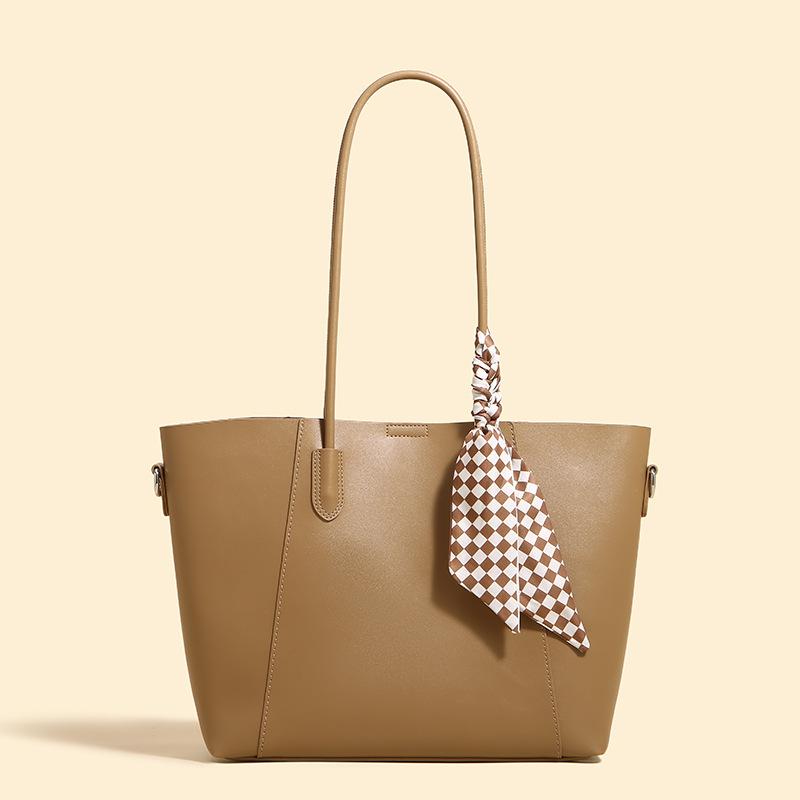 トートバッグ レディース 女性用 横型 スクエア マグネットボタン 内ポケット 通勤 通学 オフィス 普段使い 大容量 PUレザー ワンショルダー 高級感 万能 カジュアル きれいめ 秋冬