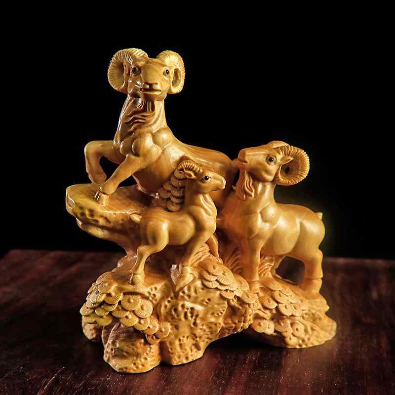 置物 干支 羊 ヒツジ ツゲの木製 手彫り 工芸品 三匹の羊 開運招福 インテリア リビング 玄関 卓上飾り ギフト プレゼント