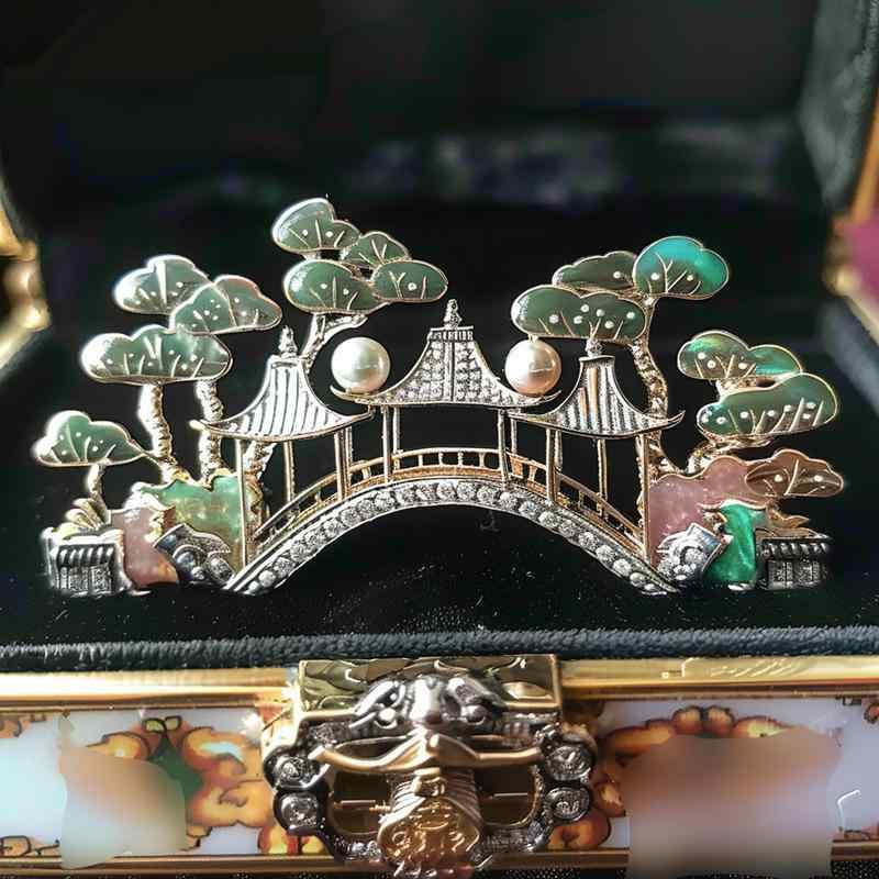 ブローチ ピン 銅製 ジルコニア パール 七宝焼き オリジナルデザイン 東屋 太鼓橋モチーフ レトロ アンティーク調 和風 クラシック 上品 高級感 男女兼用 アクセサリー