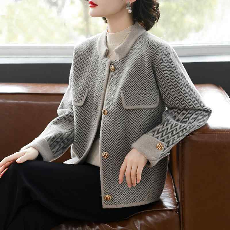 ニットアンサンブル ミセス 女性用 ショート丈 アウター カーディガン アクリルニット ウールライク エレガント 上品 きれいめ カジュアル グレー キャメル パープル 秋冬春