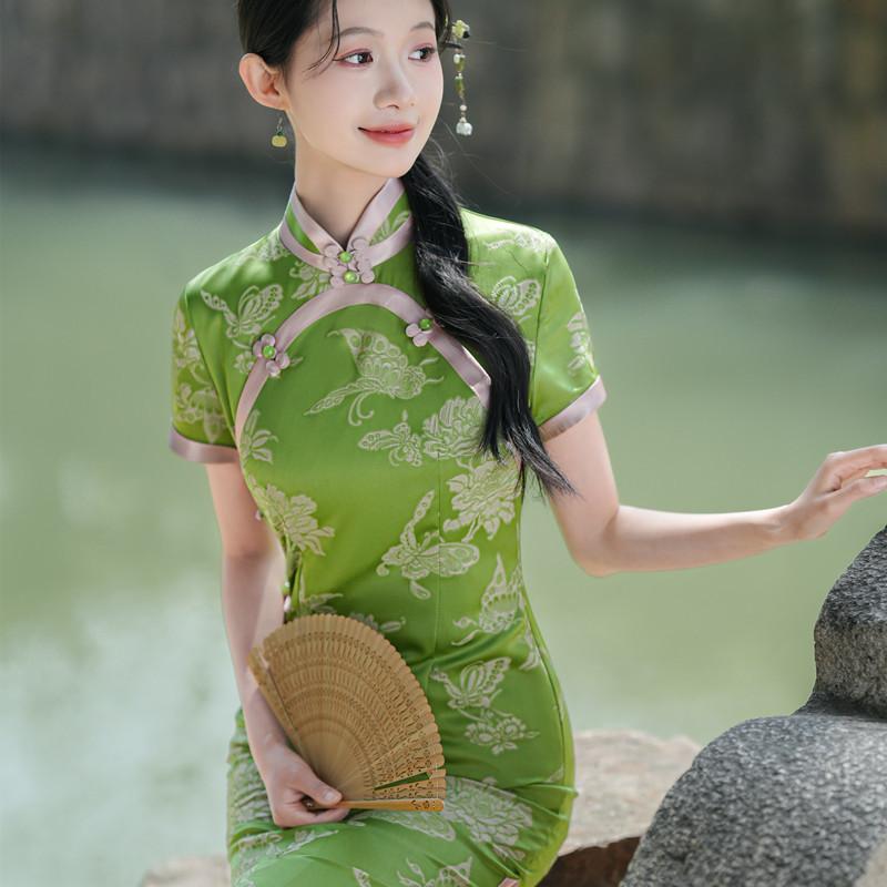 チャイナドレス レディース レトロ 中華風 伝統的 エレガント 高級感 普段使い ジャガード織り ポリエステル ストレッチ ロング丈 スタンドカラー 斜め襟 半袖 スリット 夏