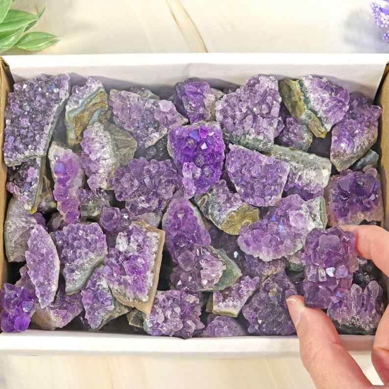 アメジストクラスター 天然 紫水晶塊 鉱物標本 原石 インテリア 置物 オブジェ コレクション 鑑賞石 ヒーリングストーン パワーストーン 4,863円
