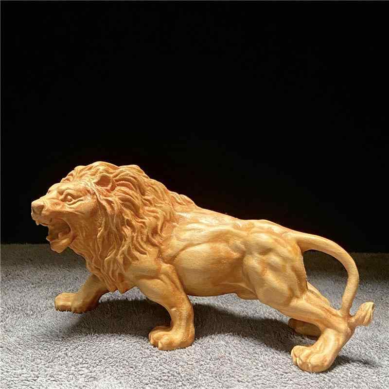 木彫り 雄獅子 崖柏 無垢材 天然木 アフリカ百獣の王 堂々たる置物 オブジェ 精巧な立体造形 アニマルモチーフ アジアンモダン インテリア 玄関 リビング 書斎 飾り ギフト 長さ16cm