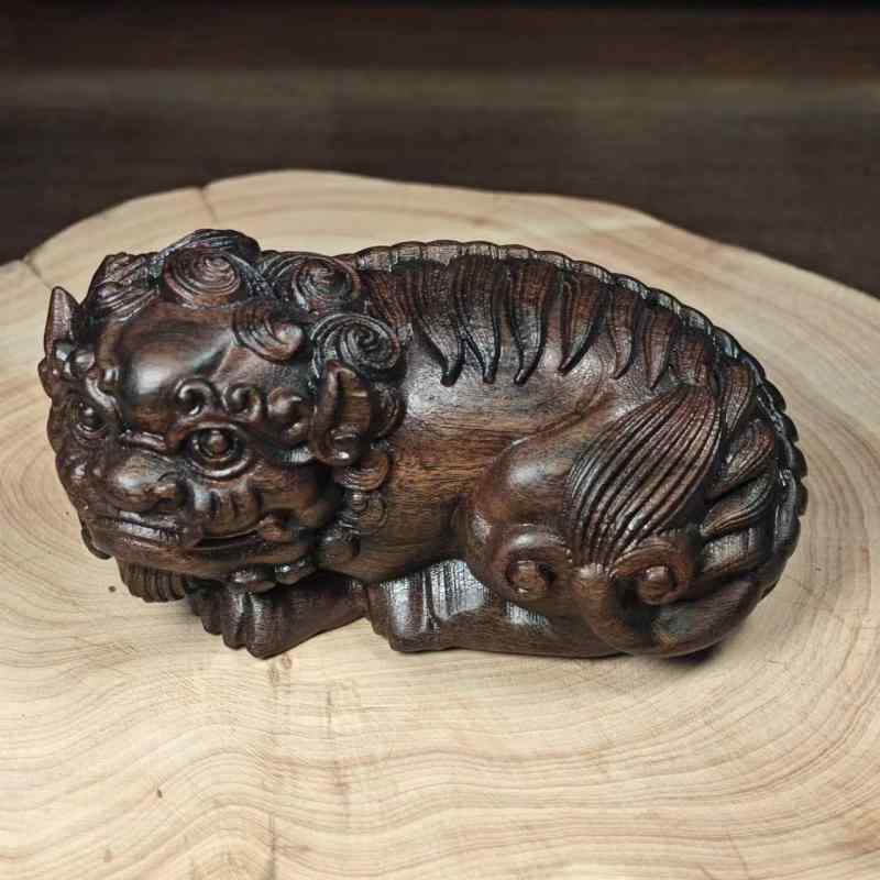 置物 無垢材 エボニー 天然木 インドネシア産 木彫り 瑞獣 獅子頭 貔貅 ライオンヘッド 手彫り 工芸品 開運 風水 縁起物 アジアン オブジェ インテリア 飾り