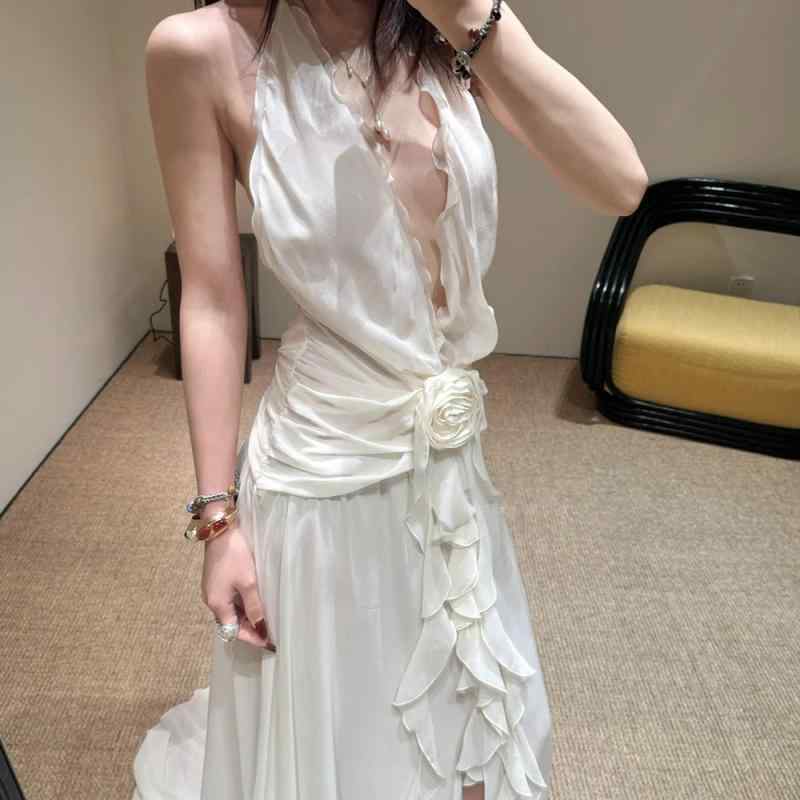 衣装 レディース 成人女性用 フレンチ表現スタイル 窈窕たる 白いこと 白 花柄 御花 ホルターネック 開けっ広げうしろ側 細長い切口 たまり場 砂浜 ロング衣装 春夏
