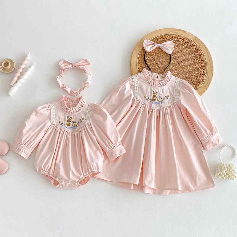 ベビー服 女の子 ロンパース カバーオール ワンピース ドレス フリル レース 刺繍 綿100% コットン 長袖 プリンセス風 普段使い お出かけ 姉妹コーデ お揃い 秋冬