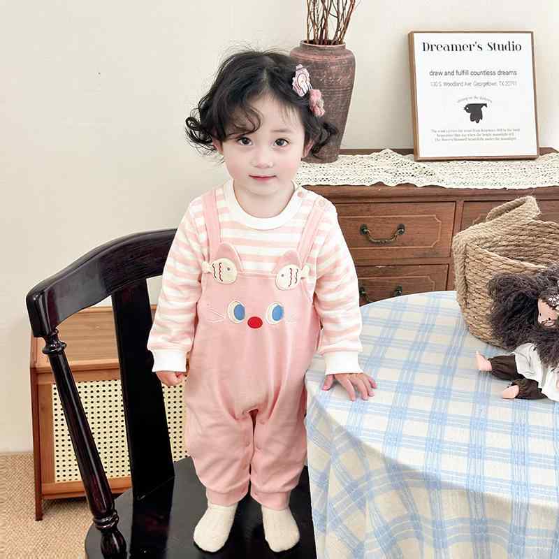 ロンパース ベビー 女の子 新生児 猫柄 春秋 綿 ピンク 長袖 プルオーバー カバーオール かわいい キュート おしゃれ 韓国風 肌に優しい 着替え楽々 普段使い お出かけ