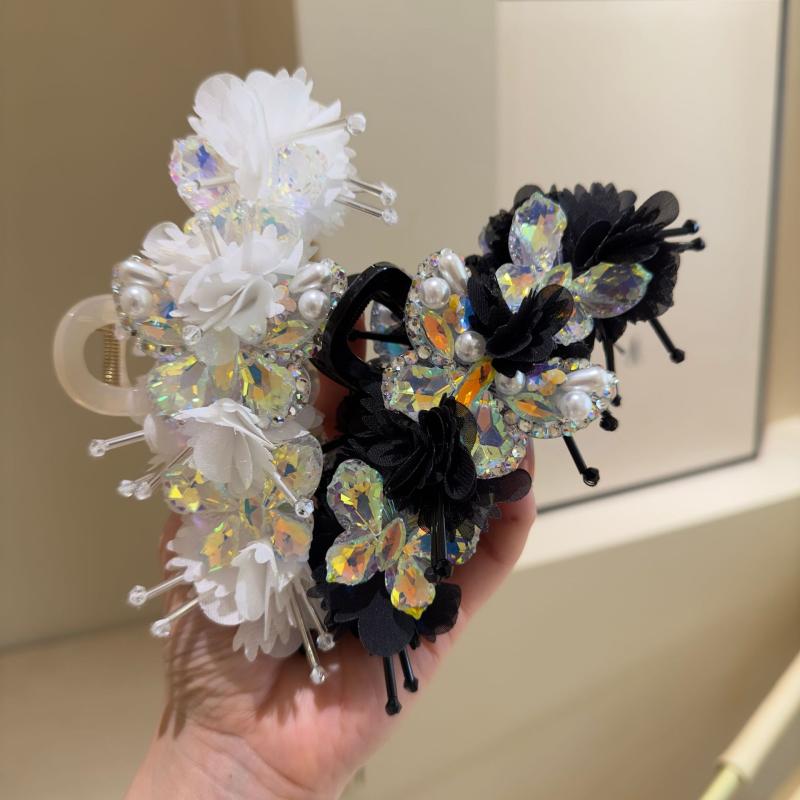 ヘアクリップ レディース 女性用 立体 フラワー 花 蝶 バタフライ ラインストーン ビジュー きらきら 韓国風 フレンチ エレガント かわいい 上品 デイリー 普段使い 春夏 ブラック ホワイト