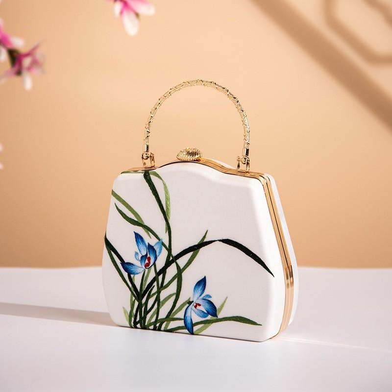 バッグ レディース 女性用 新中華風 国風 古典 チャイナドレス風 ショルダー ハンド 斜め掛け 鞄 刺繍 花柄 高級感 PUレザー 縦型 スクエア 金具開閉 日常使い