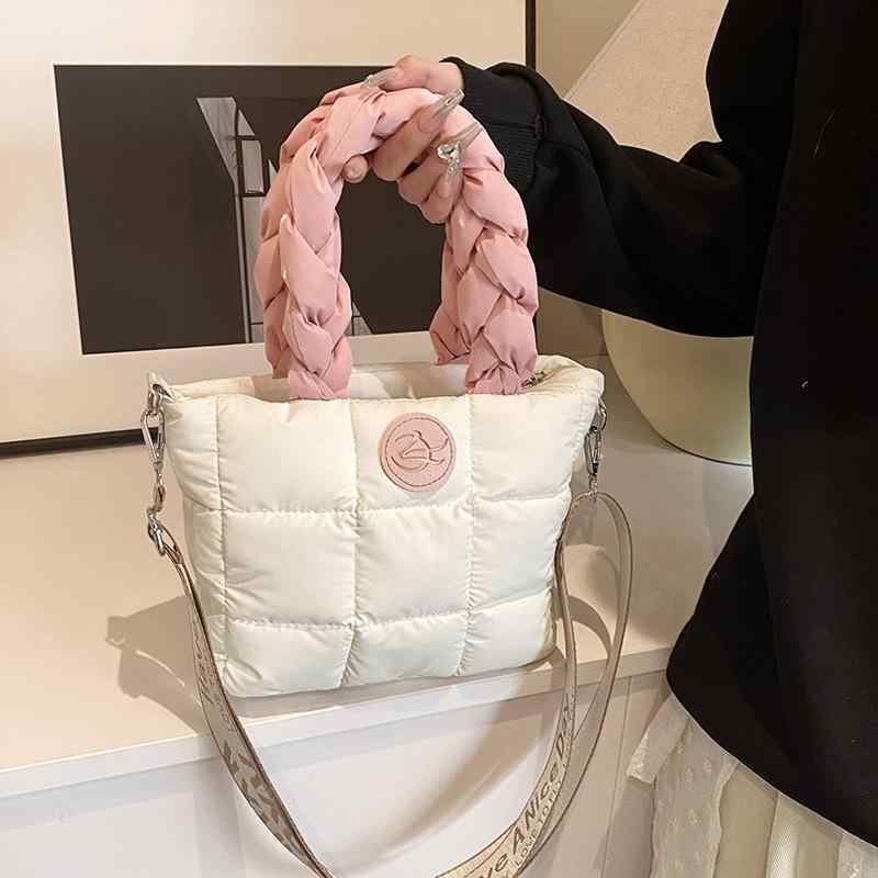 バッグ レディース 女性用 中綿入り キルティング ポリエステル 柔らか ソフト 個性的なデザイン トレンド おしゃれ カジュアル デイリーユース 普段使い 横型 スクエア トート ハンド 鞄 秋冬 ブラック グレー カーキ