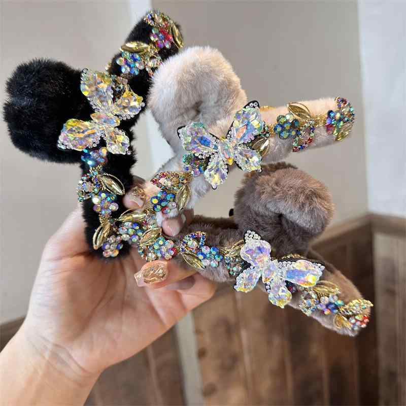 ヘアアクセサリー レディース 韓国風 バンスクリップ 蝶 ラインストーン 特大 ファー もこもこ かわいい 後頭部用 秋冬 カーキ オフホワイト ブラック