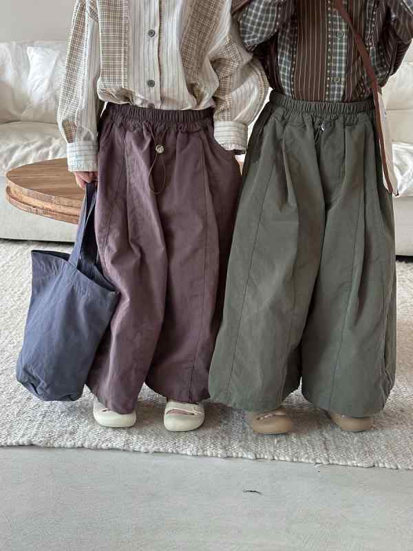 キッズ パンツ 男の子 女の子 ベビー 綿 コットン ゆったり ルーズ 切り替え ドローストリング バルーンパンツ ロングパンツ カジュアル シンプル ソフトタッチ ウエストゴム オフホワイト ブラック グリーン パープル 春秋
