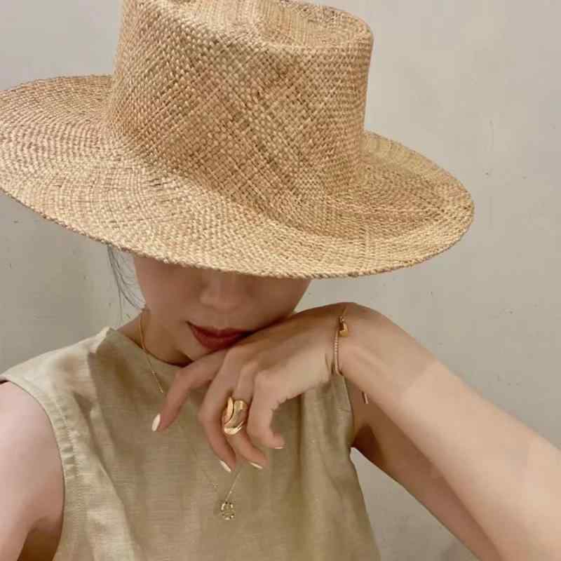 麦わら帽子 レディース 春夏 UVカット 紫外線対策 日焼け防止 日よけ 通気性 アウトドア 旅行 トラベル ビーチ リゾート 普段使い つば広 ワイドブリム フラットリングトップ 草編み リボン