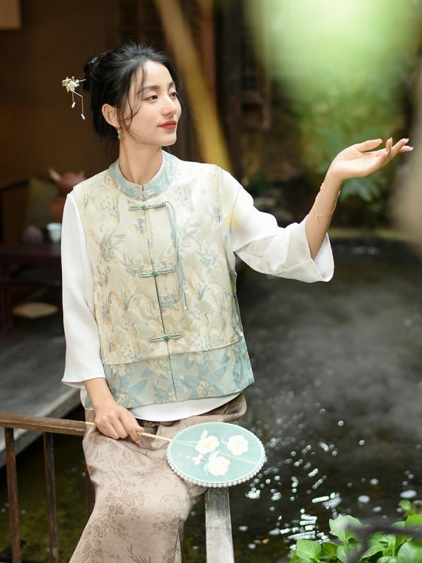 ベスト ジレ レディース 新中国風 チャイナ風 レトロ クラシック 文芸風 ノースリーブ スタンドカラー 花柄 宋錦 先染め 再生繊維 トップス 羽織り 春夏