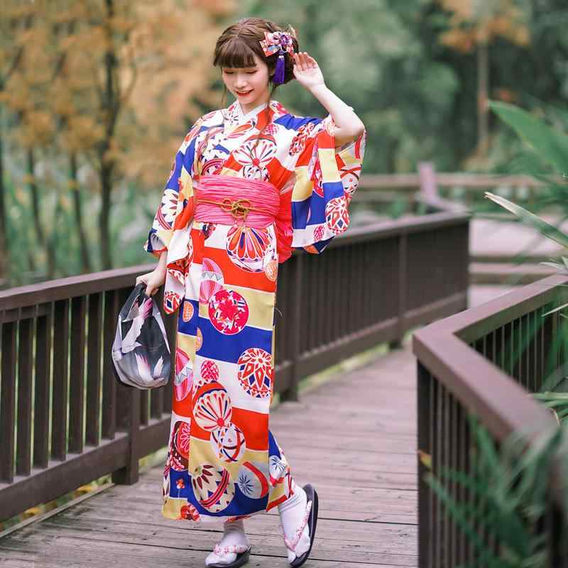 着物 お上さん用 言い慣わし 和装 燕尾服 フォーマル 晴れ着 お儀式用 でき事 飾り気の無い着付け らくらく着付け 今めかしい繰り合わせる シワになりにくい イージーケア ロング丈 ポリエステル 混紡原料品 赤 赤いこと系