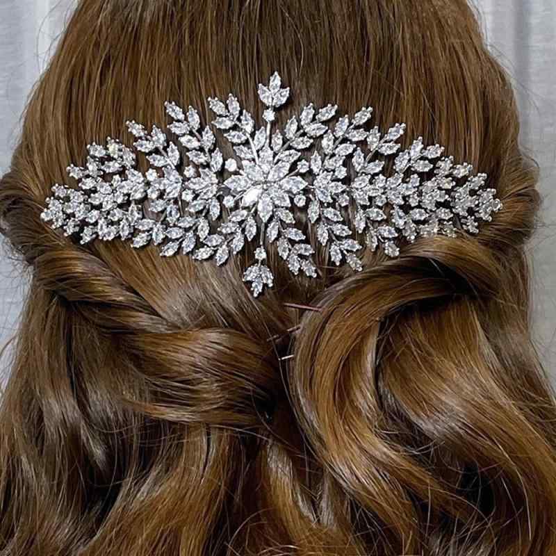 ヘアアクセサリー レディース ブライダル 結婚式 披露宴 ウェディング パーティー 豪華 華やか 高級感 精巧な細工 クリスタル ジルコニア シルバー 髪飾り ヘッドドレス コーム