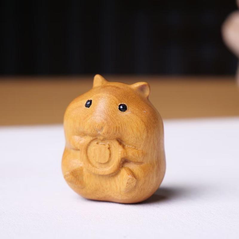 木彫り 置物 ハムスター 小動物 かわいい 食いしん坊 天然木製 フィギュア おもちゃ ミニチュア 手のひらサイズ 子供部屋 インテリア 雑貨