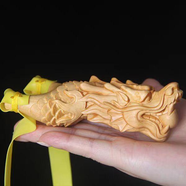置物 男性用 崖柏 黄楊木 龍頭 彫刻 研磨 弾弓 スリングショット 新中華風 モダン クリエイティブ ユニーク 手遊び道具 リビング インテリア 飾り物 工芸品 オブジェ 観賞用 コレクション