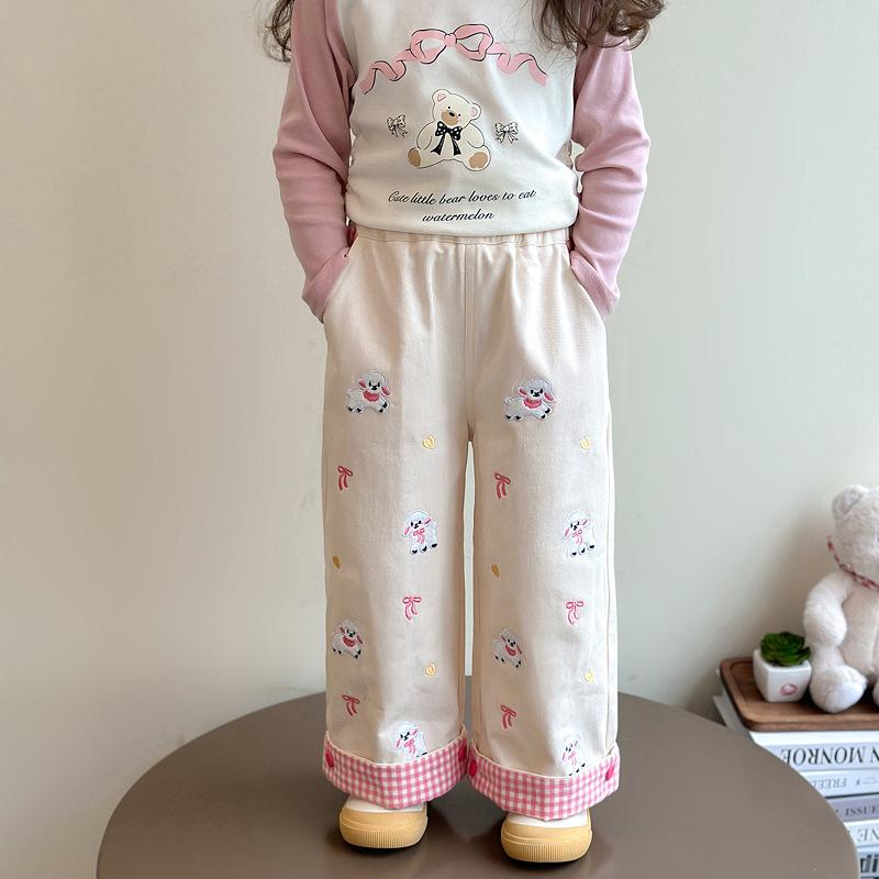 キッズパンツ 女の子 春秋 キャラクター刺繍 ストレートワイド カジュアル 綿混 ポリエステル 柔らか素材 ゆったり ゴムウエスト 普段使い 通園 お出かけ ベージュ ピンク
